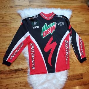 🦊FOX sport sweater size Small